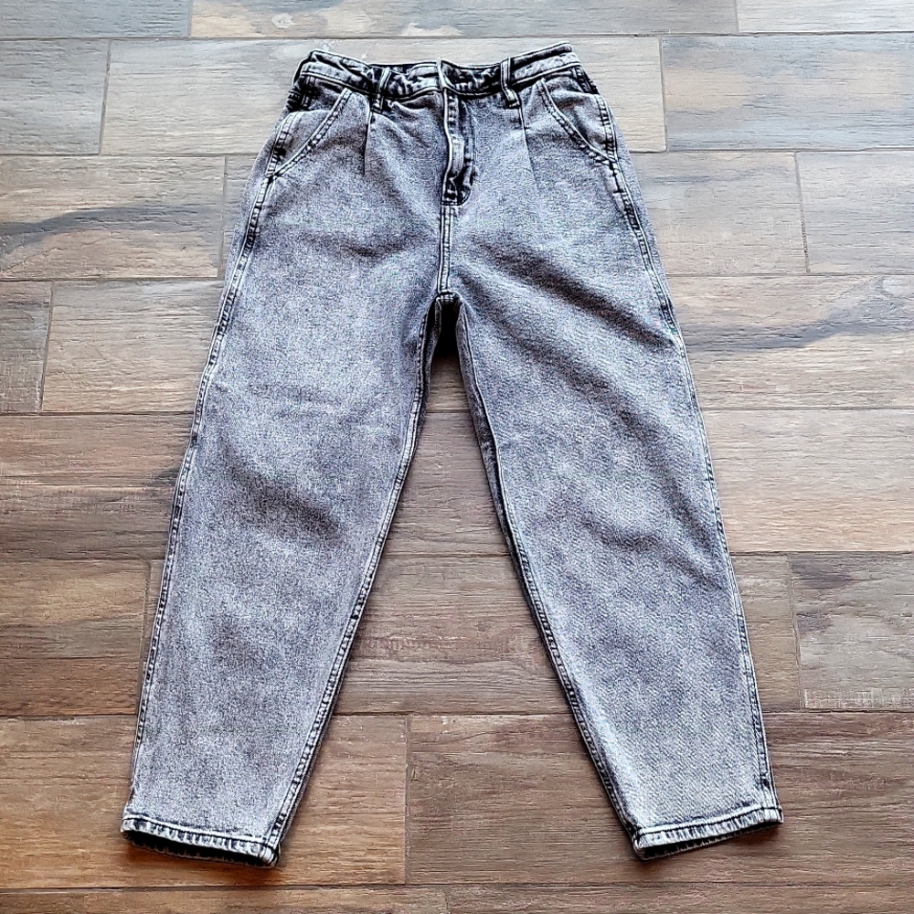 Hollister Acid Wash Black Ultra High-Rise Vintage Stretch Mom Jeans